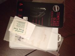 Tempered glass σε συσκευασία