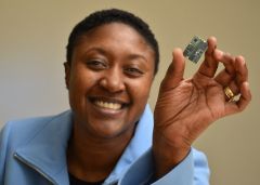 aicha evans Intel XMM 7360 LTE Advanced Solution