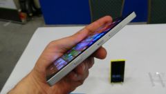 Nokia Lumia ICON (3)
