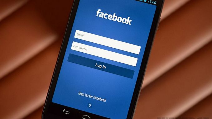 Το Facebook δοκιμάζει την ενσωμάτωση της λειτουργίας σχολίων σε πραγματικό χρόνο