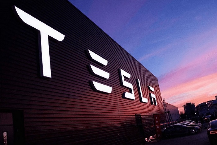 Ηλεκτρικό φορτηγό και pickup αναπτύσσει η Tesla Motors