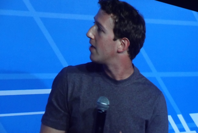 Ο Zuckerberg, το WhatsApp και ένας πιο συνδεδεμένος πλανήτης