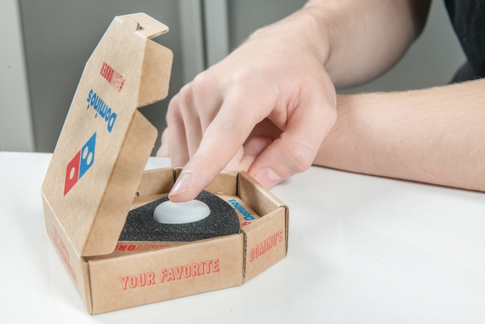 Η Domino's παρουσιάζει το κουμπί «εύκολης παραγγελίας»