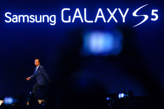 WSJ: Πτώση πωλήσεων κατά 40% για το Galaxy S5 που οδηγεί πιθανόν σε εσωτερικές ανακατάξεις