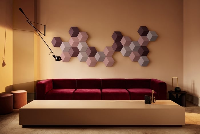 Τα νέα, αρθρωτά ηχεία της Bang & Olufsen μπορούν και προσαρμόζονται στις ανάγκες του… τοίχου σας