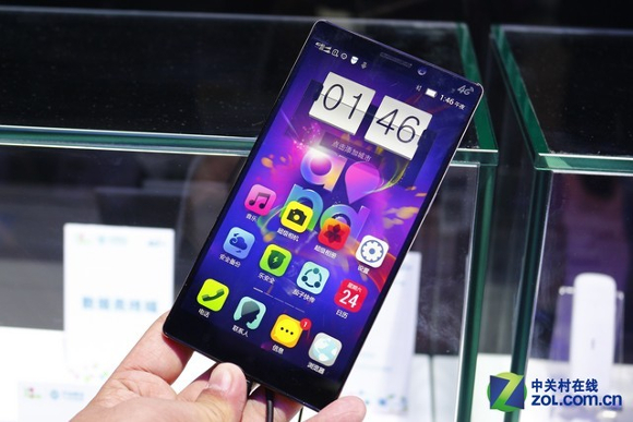 Lenovo K920 με οθόνη 6' ιντσών, QHD ανάλυση και 3GB μνήμη