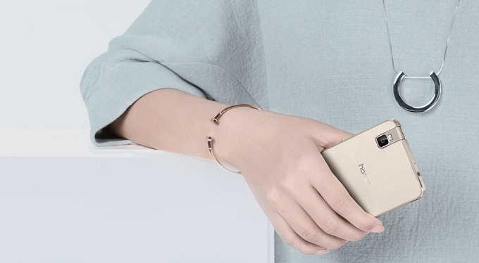 Νέο Honor 7i από την Huawei με περιστρεφόμενη κάμερα