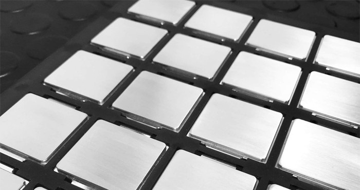 Η Caseking πουλάει “διαλεγμένους” Intel Core i7-8700K με ασημένιο heatspreader που φτάνουν τα 5,2GHz