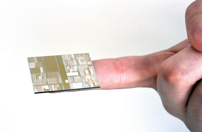 Η IBM παρουσίασε ημιαγωγούς στα 7nm και οδηγεί τις εξελίξεις στην κατασκευή chips