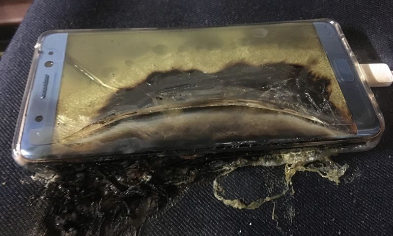 Η Samsung δεν γνωρίζει ακόμα τον λόγο που τα Galaxy Note7 έπιαναν φωτιά