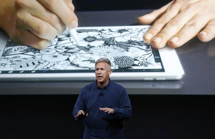 Νέα σειρά iPad Pro, iPhone SE 128GB και κόκκινα iPhone 7 και 7 Plus τον Μάρτιο από την Apple