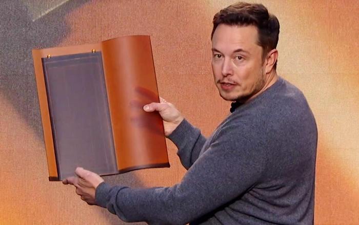 Tesla: Από τον Απρίλιο παραγγελίες για τα κεραμίδια με ενσωματωμένους φωτοβολταϊκούς συλλέκτες