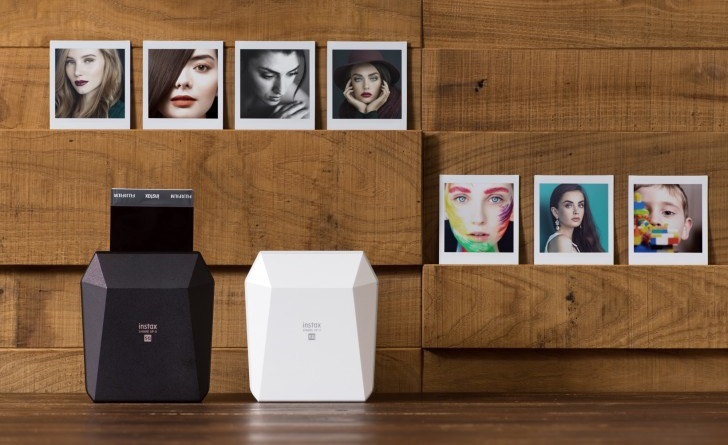 Η Fujifilm λανσάρισε τον Instax Share SP-3 SQ για να εκτυπώνεις τετράγωνες φωτογραφίες από το κινητό σου