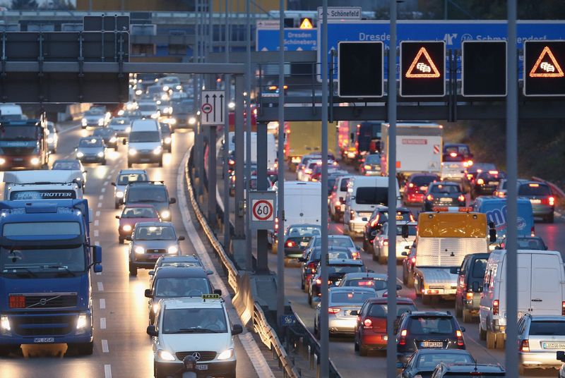eCall. Από τις 31 Μαρτίου 2018 όλα τα νέα οχήματα θα διαθέτουν το σύστημα κλήσης έκτακτης ανάγκης