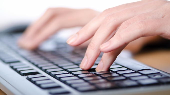 Hackers μπορούν να κλέψουν τους κωδικούς ασφαλείας σας αν πληκτρολογείτε κοντά τους