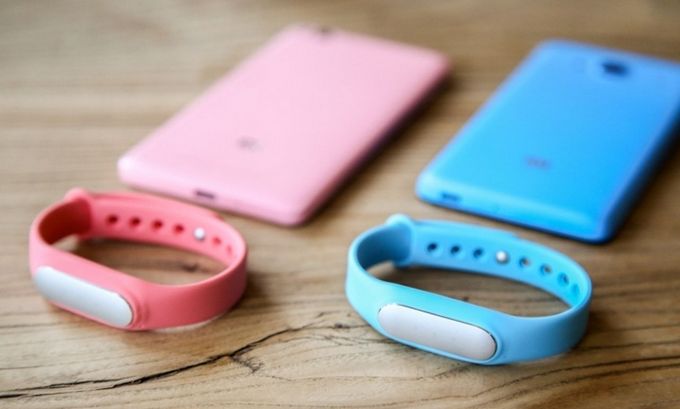Ο CEO της Xiaomi προσφέρει ένα "sneak peek" του Mi Band 2
