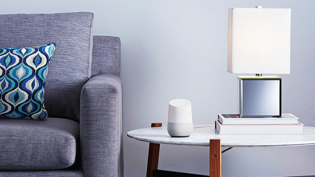 Το Google Home στοιχίζει $129 και αναλαμβάνει χρέη προσωπικού βοηθού στο σπίτι