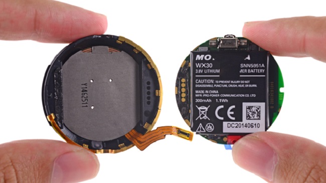 Moto 360. Το teardown του iFixit αποκαλύπτει... αρχαίο SoC και 300mAh μπαταρία