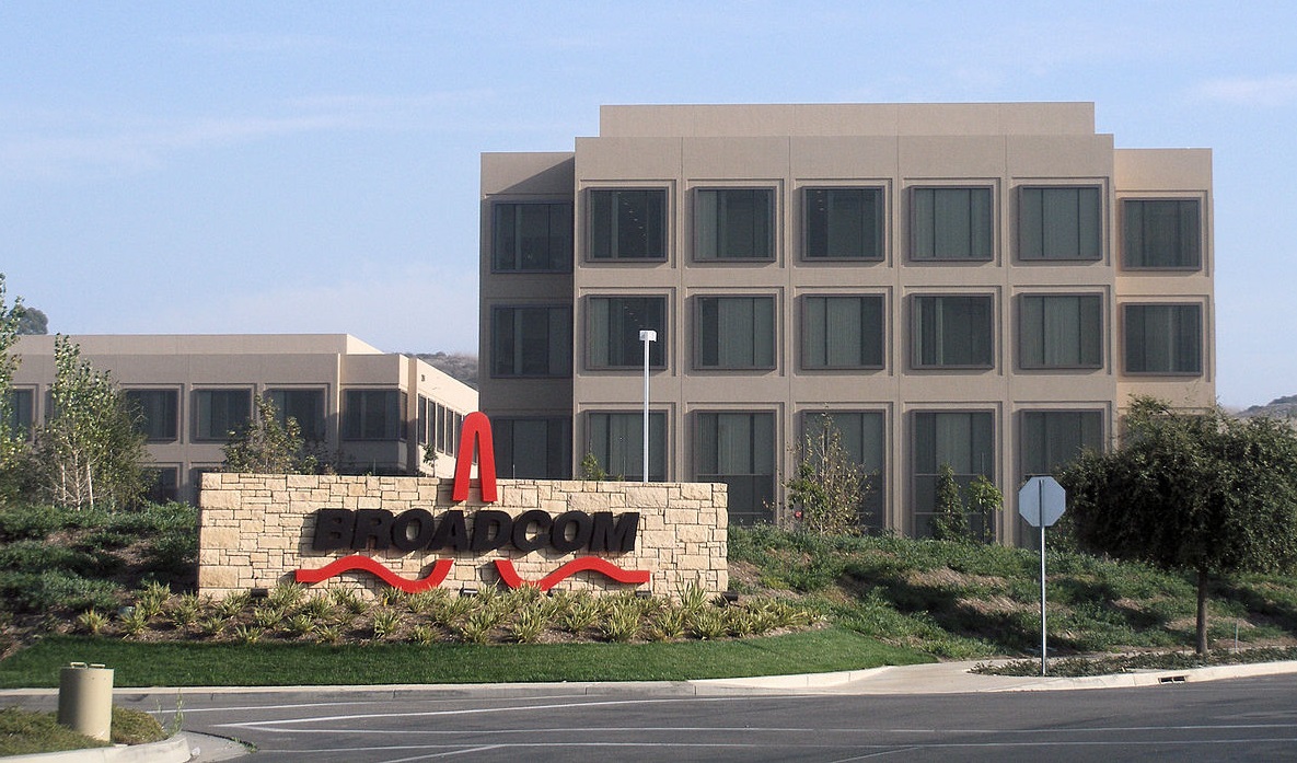 H Broadcom εξετάζει τη περίπτωση εξαγοράς της Qualcomm σε μία συμφωνία που θα ξεπεράσει τα $100 δισεκατομμύρια