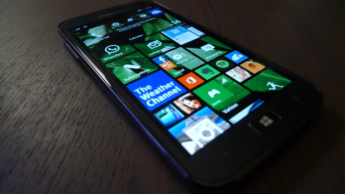 Microsoft: Υποχωρούμε για την ώρα από την κατασκευή smartphones αλλά δεν αποσυρόμαστε