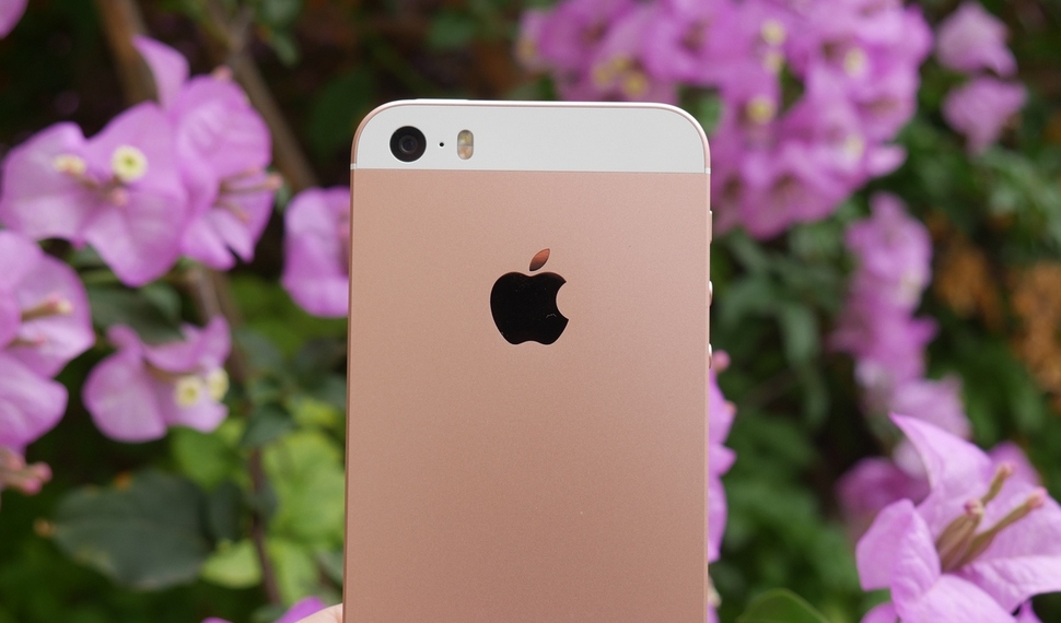 Apple iPhone SE Review