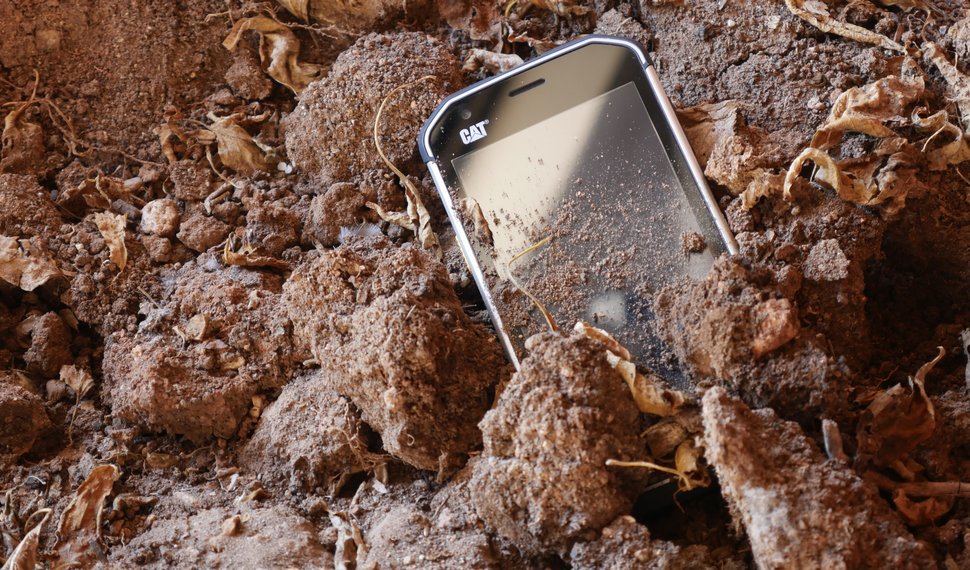 CAT S40 Review