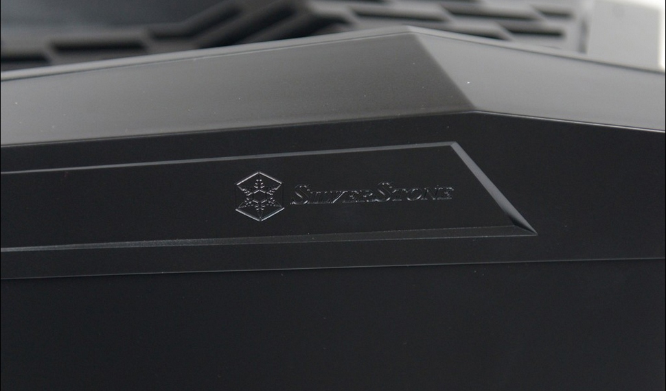 Silverstone Raven RV05B-W Review