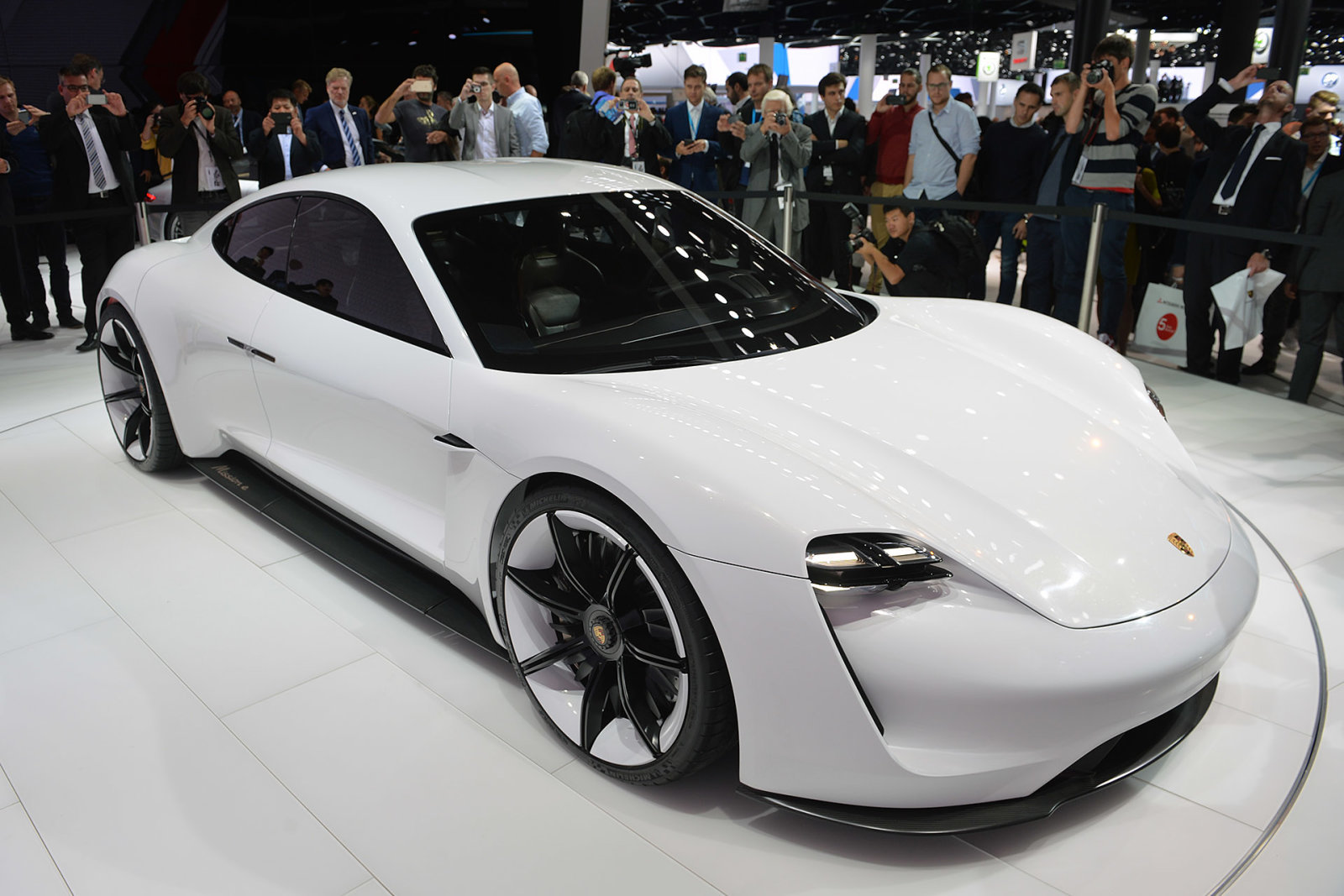 Οι εταιρείες Porsche και Audi θα αναπτύξουν από κοινού πλατφόρμα ηλεκτρικών αυτοκινήτων