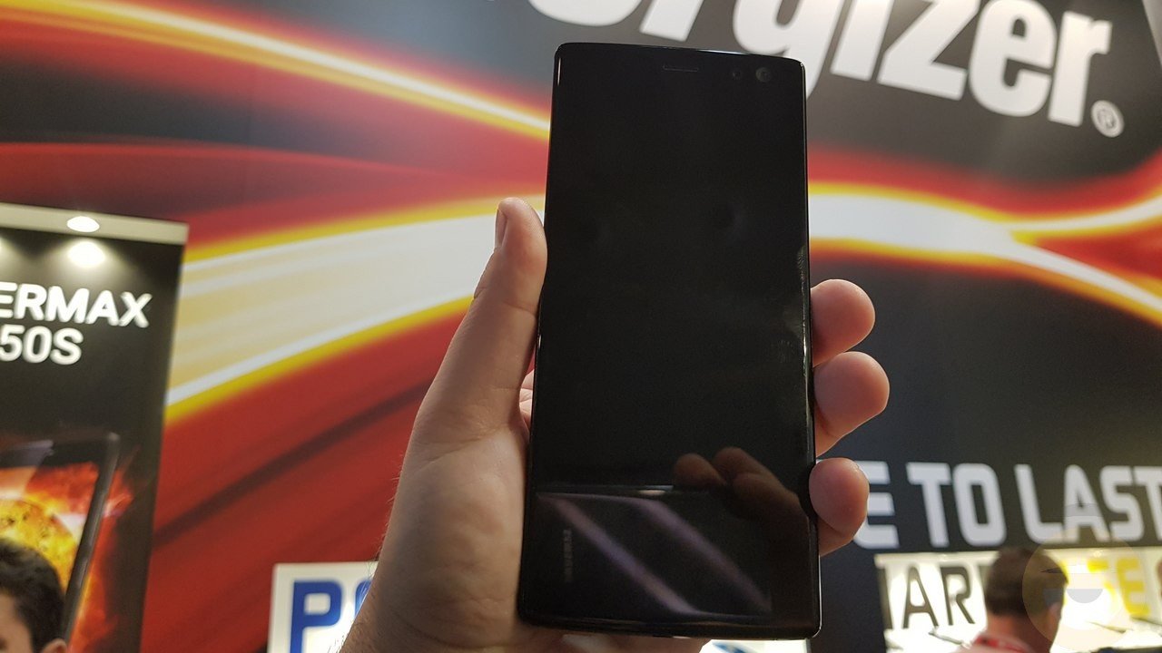 Είδαμε από κοντά το Energizer Power Max P16K Pro με τη μπαταρία των 16000mAh!