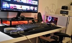 desk 2.jpg