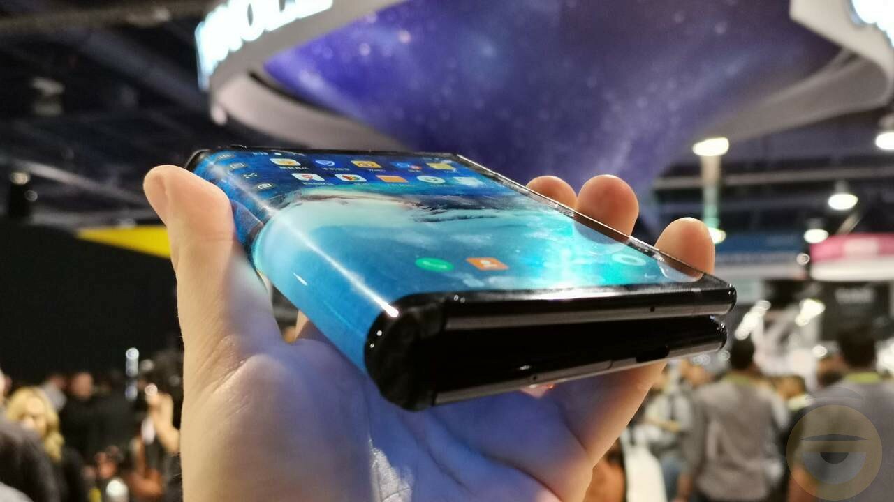 Δοκιμάζοντας το Flexpai, το πρώτο smartphone με αναδιπλούμενη οθόνη (video)