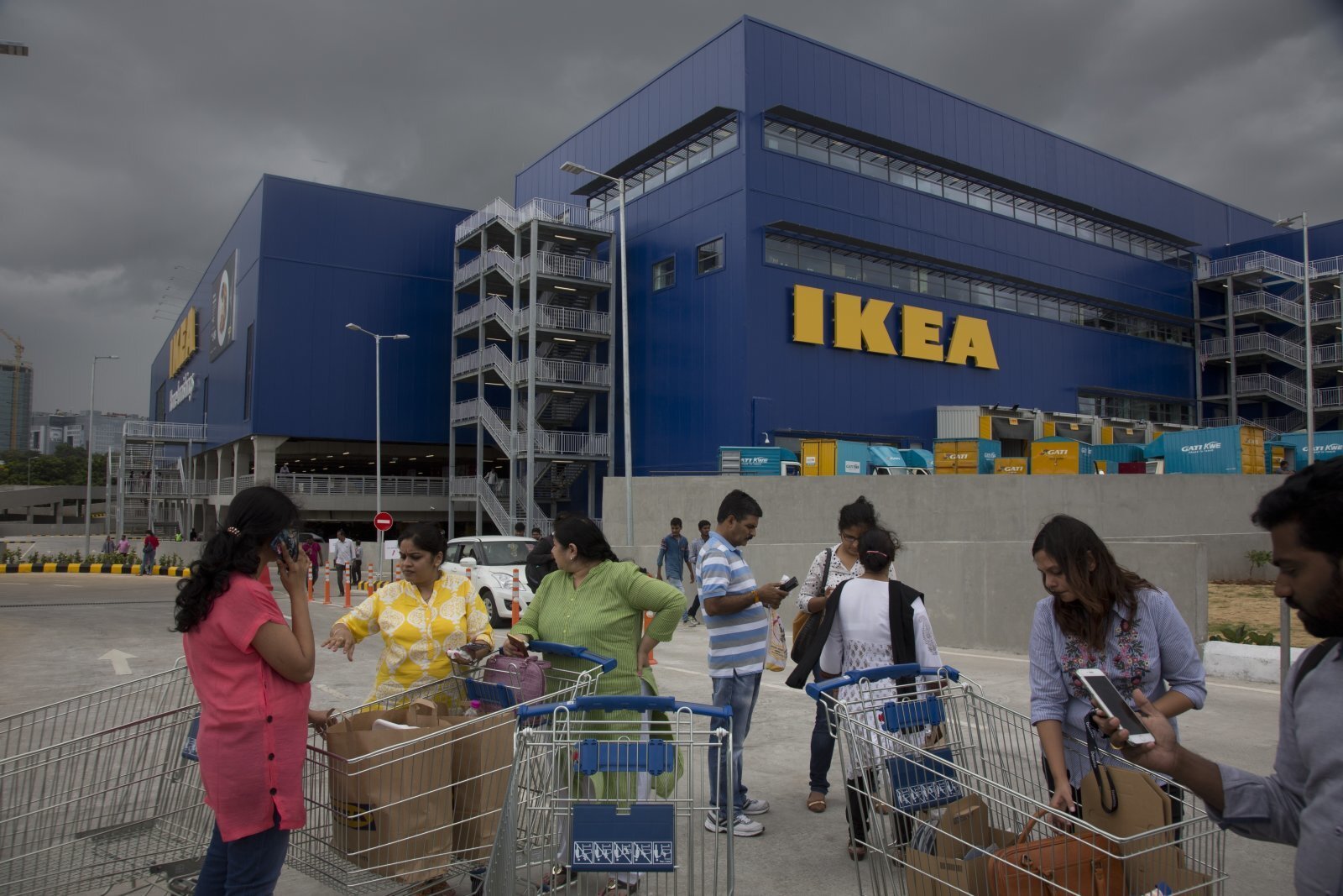 Τα IKEA θα παράγουν περισσότερη ενέργεια από όση καταναλώνουν μέχρι το 2020