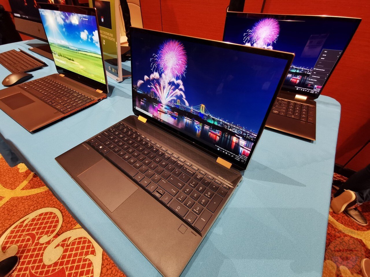 Η HP ανανέωσε το Spectre x360 15 που έχει οθόνη αφής 4K OLED