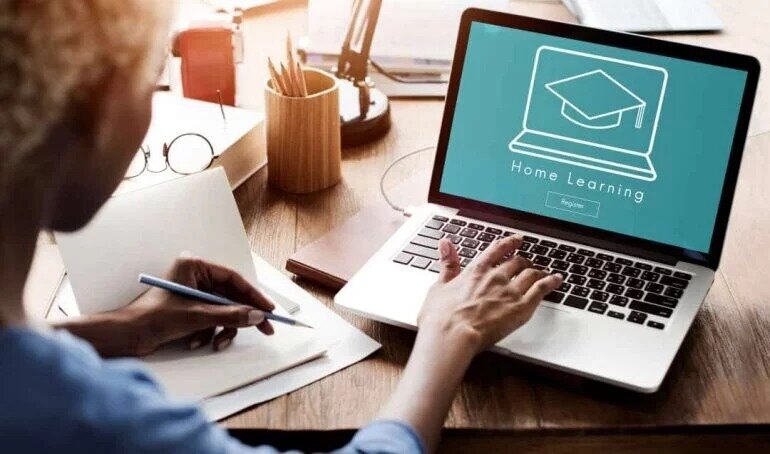 Δωρεάν χρόνο ομιλίας & Internet υψηλών ταχυτήτων θέλει η ΕΕΤΤ για τους μαθητές