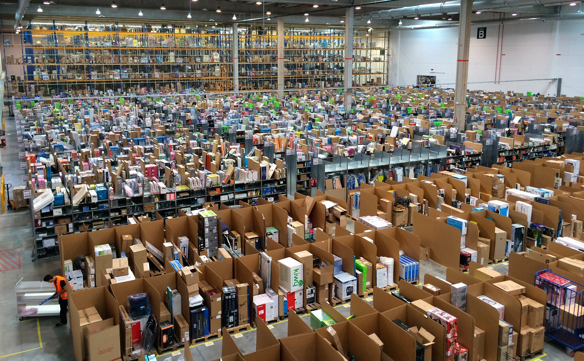 Σε αποθήκες μετατρέπει mall στις ΗΠΑ η Amazon