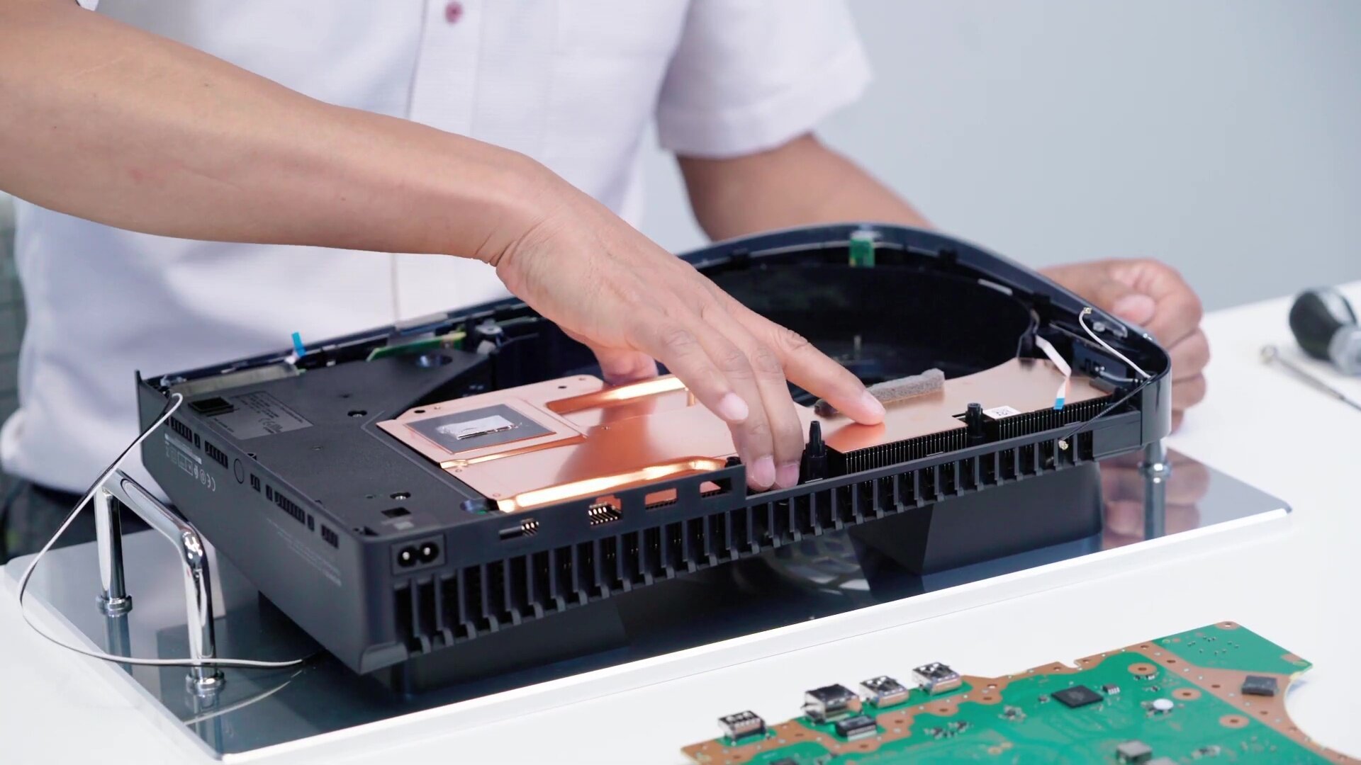 PS5 Teardown: Επίσημο «ξεγύμνωμα» της κονσόλας