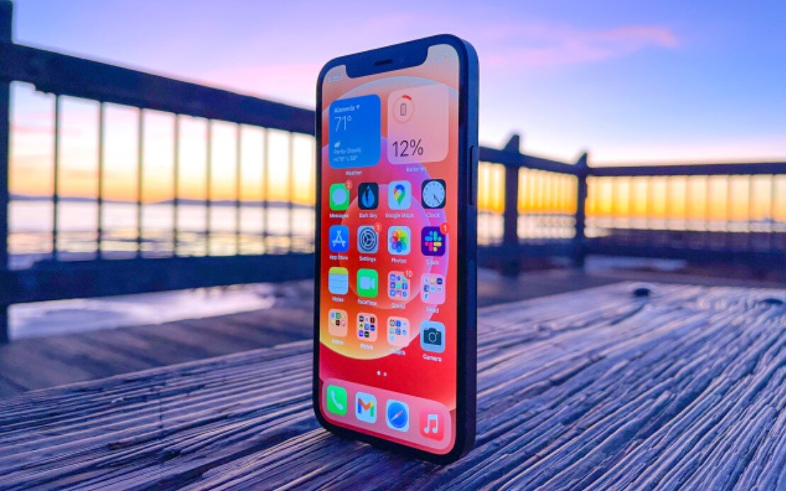 iPhone 12 mini: Προβλήματα με την οθόνη κλειδώματος αναφέρουν οι χρήστες
