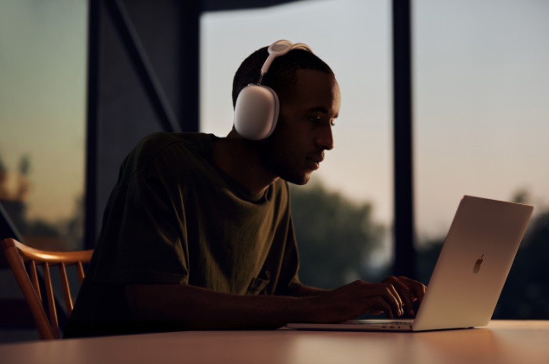 Η Apple εξηγεί τη λειτουργία εξοικονόμησης ενέργειας στα AirPods Max