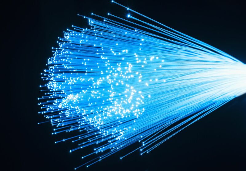 Τα 100Μbps θα έπρεπε να είναι η βασική ταχύτητα στις ΗΠΑ, σύμφωνα με Αμερικανούς γερουσιαστές