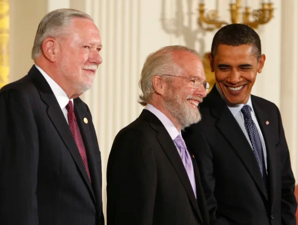 Απεβίωσε ο συνιδρυτής της Adobe, Charles Geschke