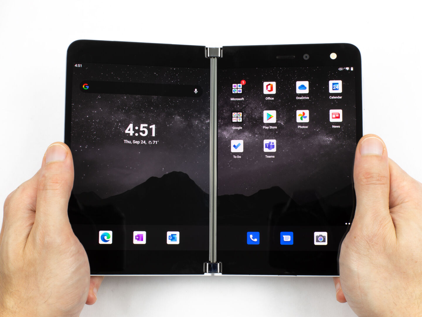 Έπειτα από μόλις 7 μήνες κυκλοφορίας, το Microsoft Surface Duo διατίθεται πλέον με 50% έκπτωση
