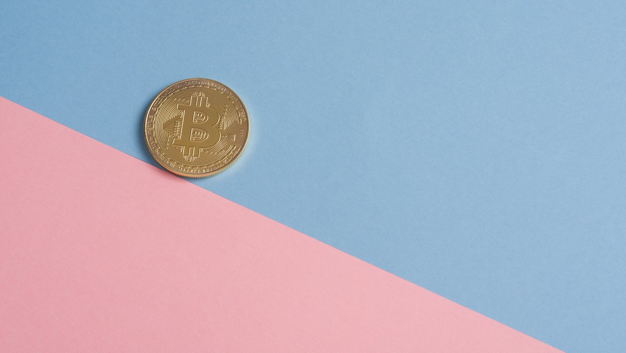 Κάθετη πτώση για το bitcoin και την αγορά των κρυπτονομισμάτων