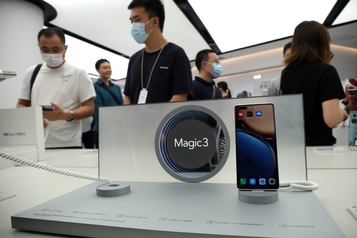 Η Honor ξεπέρασε σε πωλήσεις τις Apple και Xiaomi τον Ιούλιο στην αγορά της Κίνας