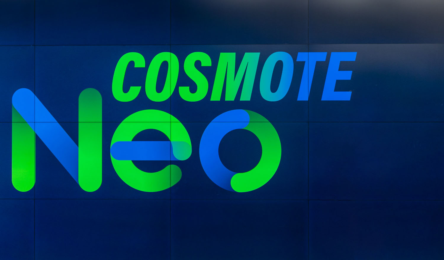 Περισσότερες πληροφορίες για "Cosmote Neo: Νέα υπηρεσία «ψηφιακής κινητής» που συνδυάζει χαρακτηριστικά προγραμμάτων συμβολαίου με καρτοκινητής"
