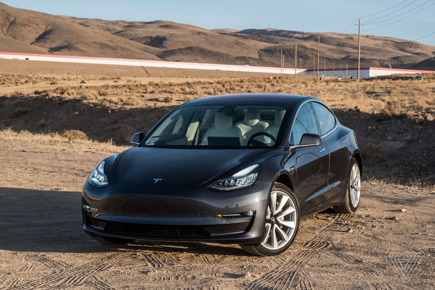 Η Tesla πούλησε 241.300 οχήματα το τρίτο τρίμηνο του 2021