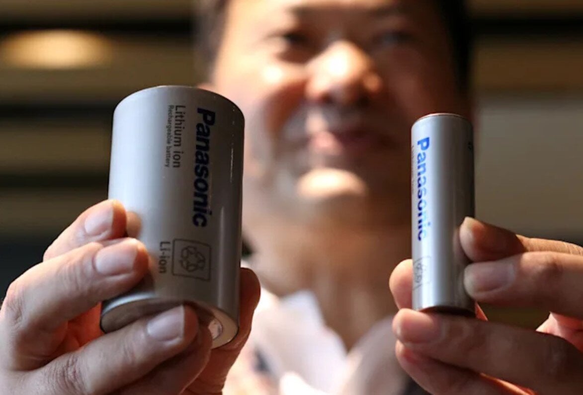 Η μεγαλύτερη μπαταρία της Panasonic για τα οχήματα Tesla ίσως τεθεί σε μαζική παραγωγή το 2023