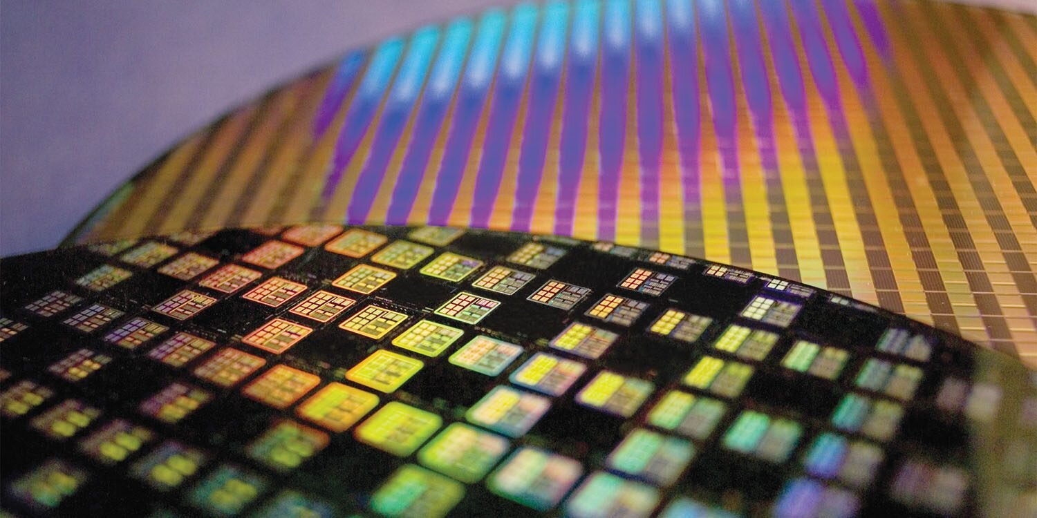 Οι Intel και AMD σταματούν την πώληση επεξεργαστών στη Ρωσία