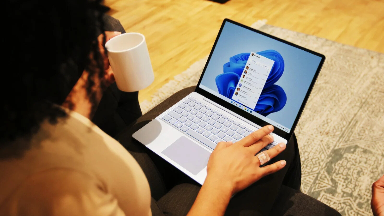 Η Microsoft δηλώνει ότι εμφάνιση διαφημίσεων στον File Explorer των Windows 11 ήταν λάθος