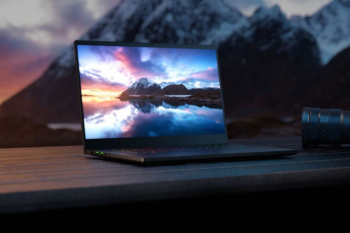 Το Razer Blade 15 είναι το πρώτο laptop με OLED οθόνη στα 240Hz