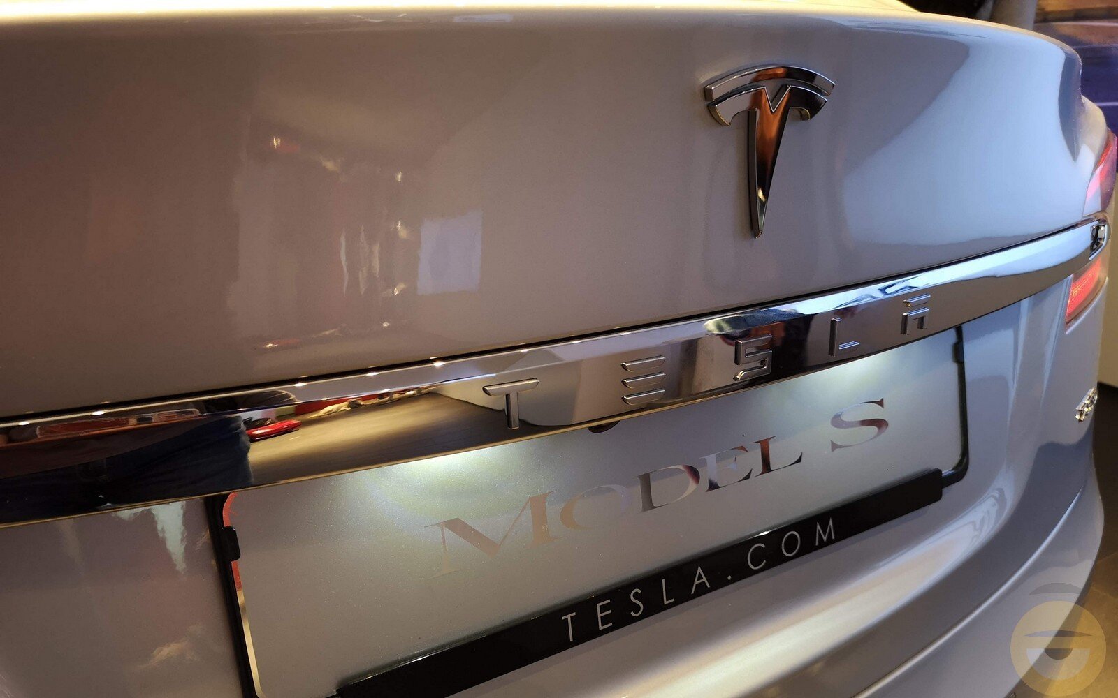 Το πρόβλημα της Tesla με τα "αναίτια φρεναρίσματα" γίνεται χειρότερο και η αμερικανική κυβέρνηση έχει ερωτήματα